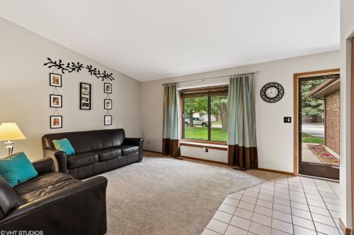 2406 Kerry Winde Dr, Mokena, IL 60451-2538