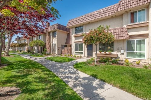 11438 Seabrook Way, Cypress, CA 90630-5476