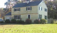 80 Meeting House Ln, Gales Ferry, CT 06339-1726