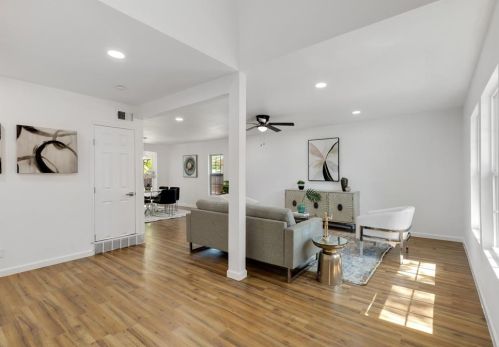 2405 Briarwood Ln, Carrollton, TX 75006-7703