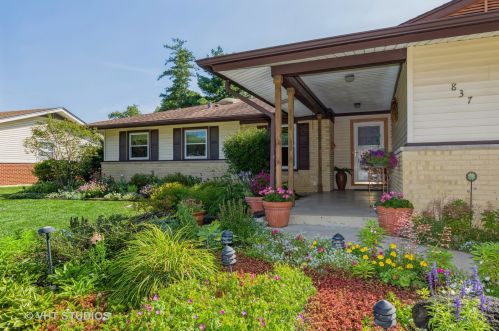 837 Bonita Ave, Elk Grove Vlg, IL 60007-4409