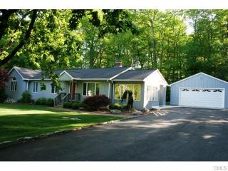 24 Millbrook Rd, Huntington, CT 06484-1905