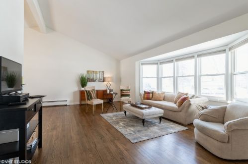 1421 Executive Ln, Glenview, IL 60026-1533