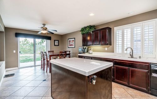 2121 Chateau Ct, Chula Vista CA  91913-3161 exterior