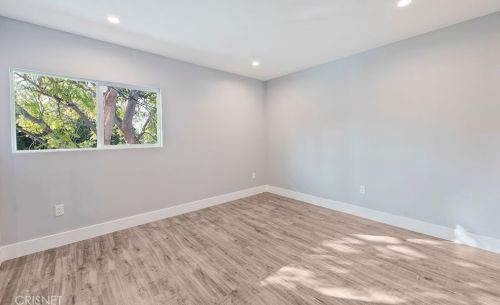7960 Amestoy Ave, Van Nuys CA  91406-1603 exterior