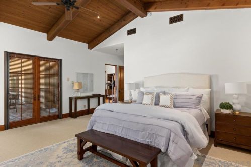 8068 Doug Hill Ct, San Diego, CA 92127-2501