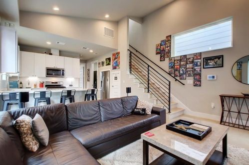 1174 Bedford St, Austin, TX 78702-2404