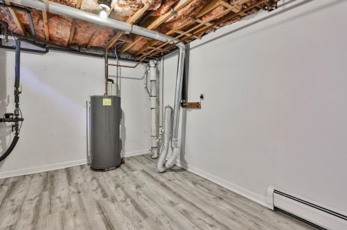 28 Meadowview Cir, Nashua NH  03062-2226 exterior