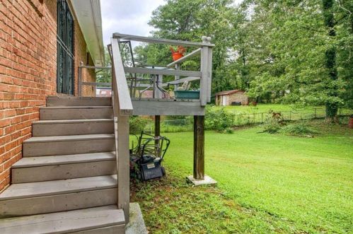 2203 Fairway Cir, Atlanta GA  30319-3825 exterior