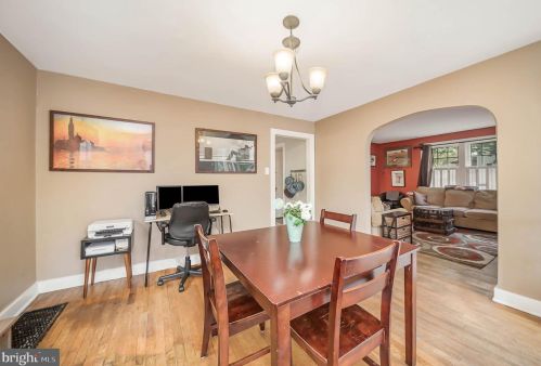 102 Willow St, Carlisle PA  17013-3931 exterior