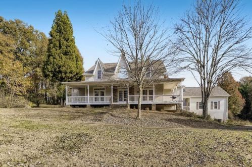 101 White Oaks Ln, Holly Springs, GA 30115-1102