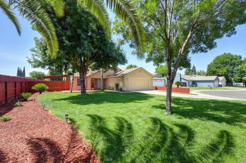 1806 Demoss Ct, Merced, CA 95341-7515