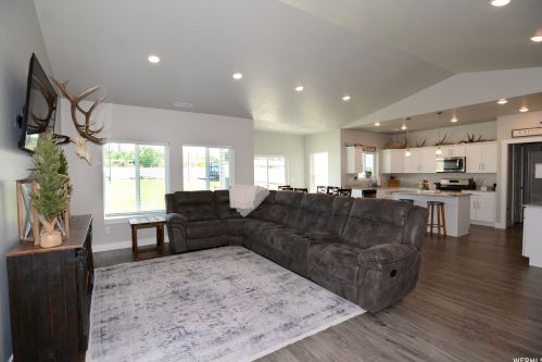 180 200, Hyrum, UT 84319-1238