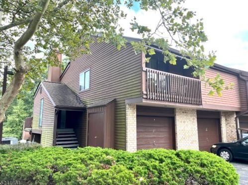 26 Meadowview Dr, Annandale, NJ 08801-1516