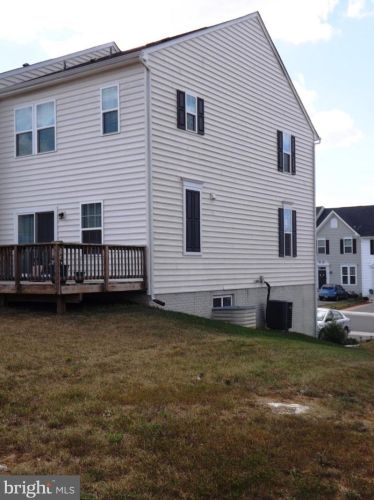202 Norwood Dr, Falling Waters, WV 25419-0080