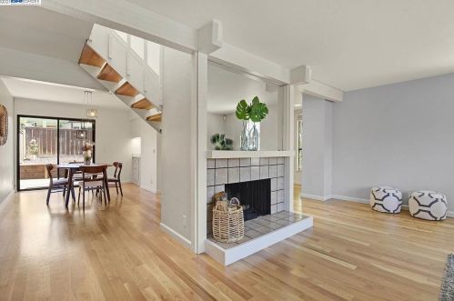 2207 Oak Creek Pl, Hayward, CA 94541-5537