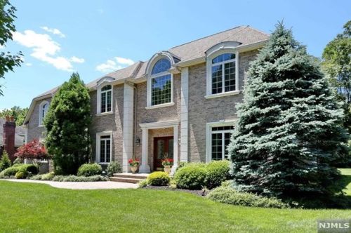2 Fieldstone Ct, Mahwah, NJ 07430-2990
