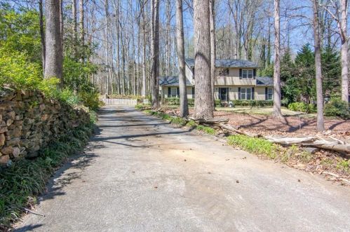 1109 Timberland Dr, Lilburn, GA 30047-4237