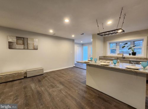 7109 Lamar Dr, Springfield VA  22150-3127 exterior