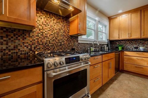 1200 Cameron Ct, Atlanta GA  30306-2622 exterior