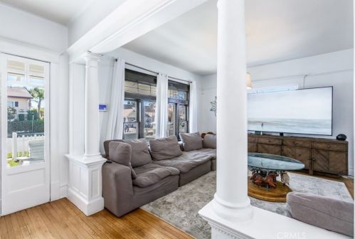 501 Walnut St, Santa Ana CA  92701-6029 exterior