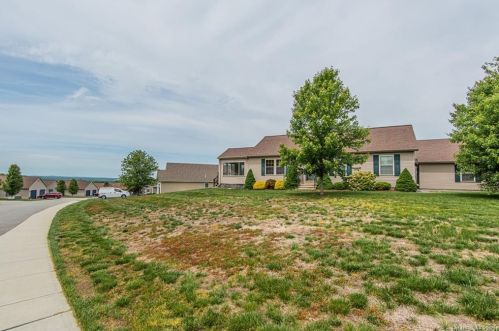 12 Mockingbird Dr, Killingly, CT 06239-1539