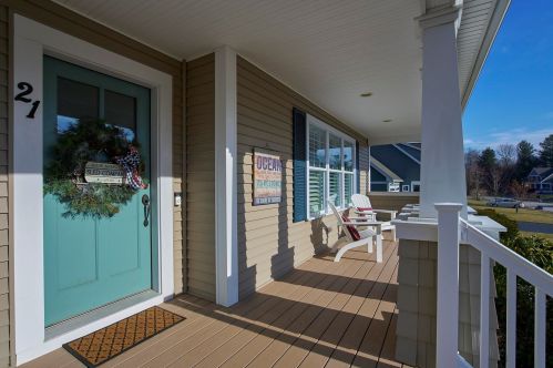 21 Halls Way, Seabrook, NH 03874-4590