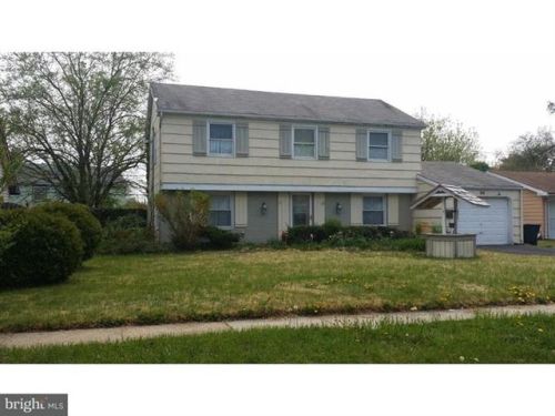 66 Midvale Ln, Willingboro, NJ 08046-3157