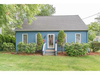 12 Parker Ave, Warren, RI 02885-2102