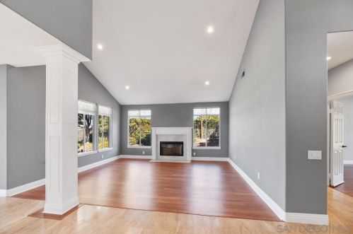 1597 Parkview Dr, Vista CA  92081-8750 exterior