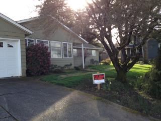 2220 Nevada Ct, Portland, OR 97219-2656