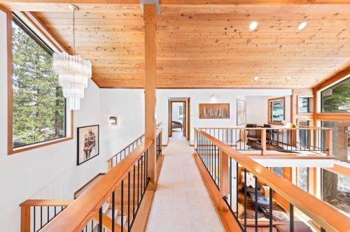 737 Conifer, Truckee CA  96161-3942 exterior