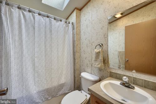 104 Dovefield Dr, Lancaster PA  exterior