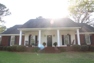 3720 Castle Pines Ln, Albany, GA 31721-2841