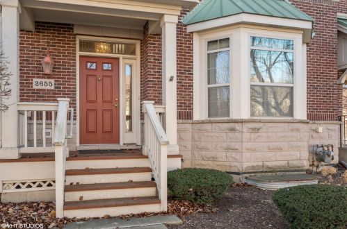 2655 Goldenrod Ln, Glenview, IL 60026-8011