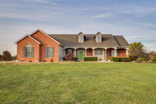 25 Bethalto Lakes Dr, Fort Russell, IL 62010-2573