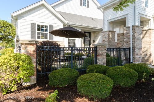 2823 Melrose Ln, Naperville, IL 60564-6009