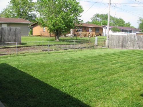 423 Saginaw Dr, Valpo IN 46385-8117 exterior