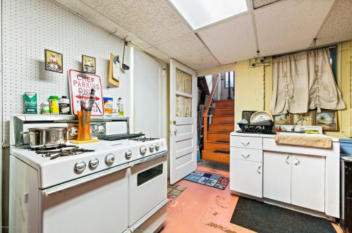 3 Deal Lk Ct, Tinton Falls NJ 07712-5116 exterior