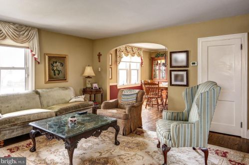 287 Wayne Ave, Tavistock NJ 08033-1008 exterior