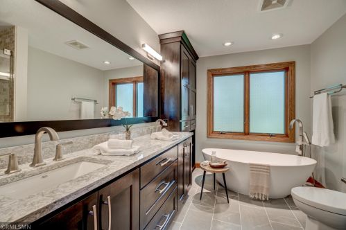 9137 Edinburgh Ln, Saint Paul MN  55125-9192 exterior