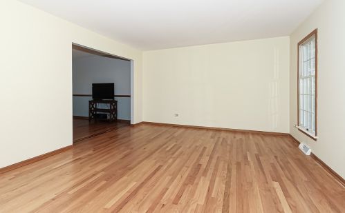 258 El Paso Ln, Carol Stream IL  60188-1737 exterior