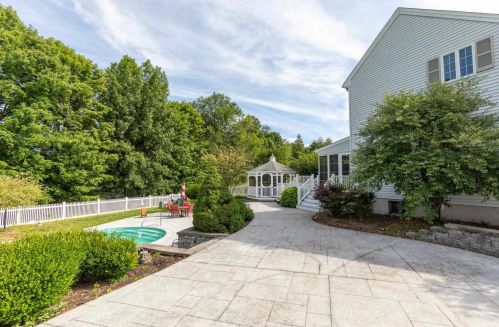 190 County Farm Cross Rd, Dover NH  03820-6006 exterior