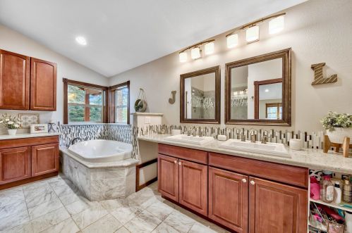 10970 Palisades Dr, Truckee CA  96161-3188 exterior