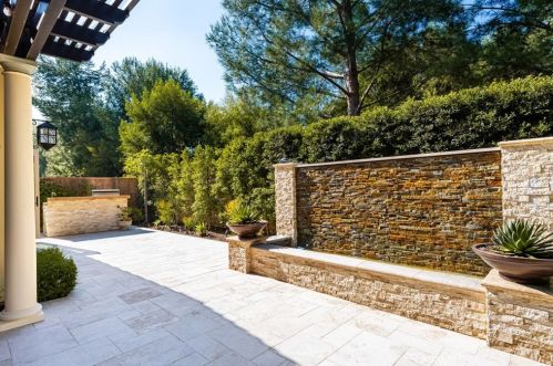 22 Shadybend, Irvine CA  92602-0844 exterior