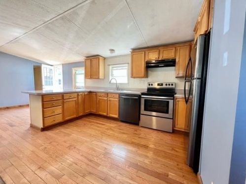 82 Fisherville Rd, Concord, NH 03303-4143