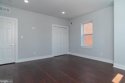 4431 9th St, Philadelphia PA  19140-2227 exterior