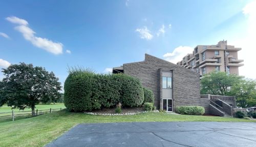 331 Dominion Dr, Wood Dale, IL 60191-2304