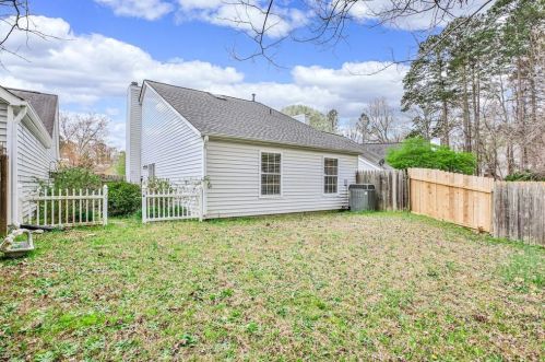 2686 Laurel Ln, Kennesaw, GA 30152-6043