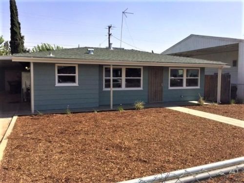 814 Hall St, Visalia, CA 93291-4634